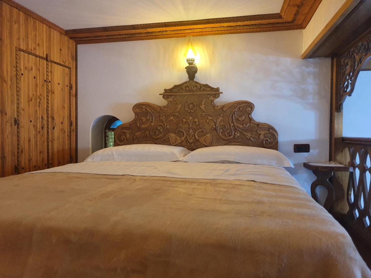 Riva Guest House Gjirokastër Exteriör bild