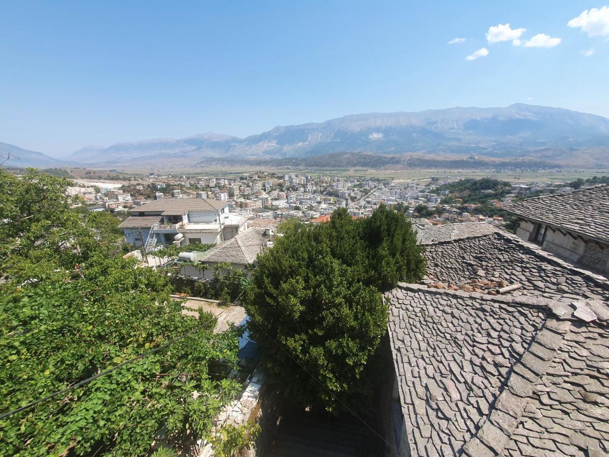 Riva Guest House Gjirokastër Exteriör bild